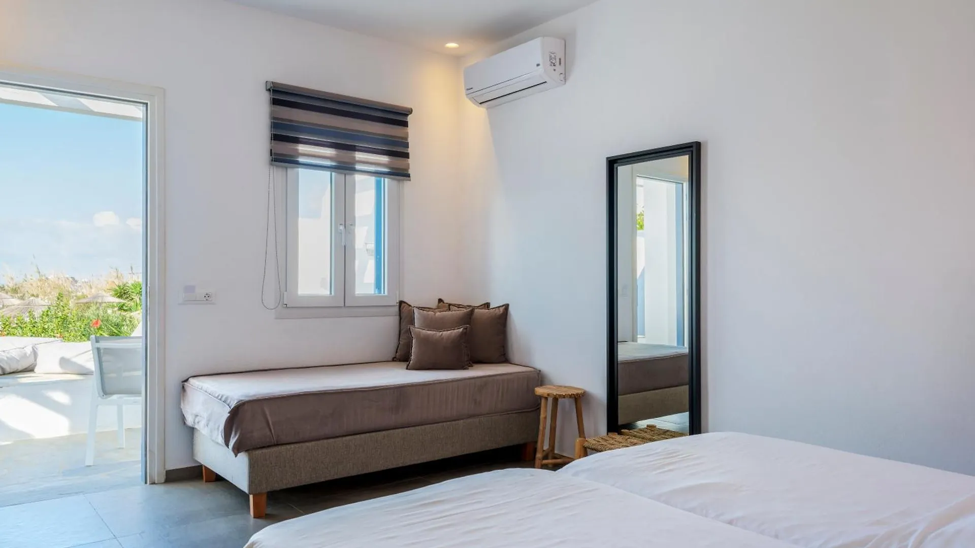 Jason Hotel Glastros